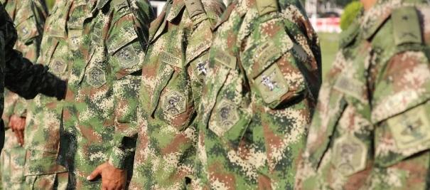 Los cinco militares habrían incurrido en corrupción en Valle del Cauca, Antioquia y Cundinamarca, 