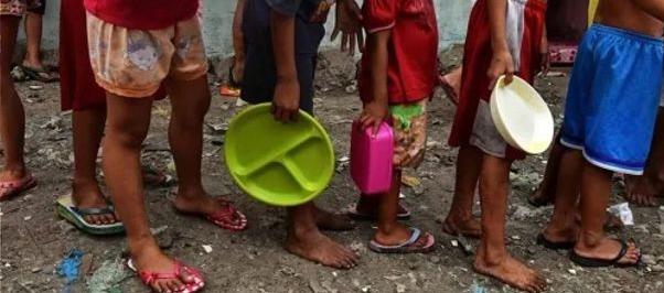 El número de personas que padecen hambre en Iberoamérica está cada vez más igualado con el de aquellas que tienen sobrepeso.