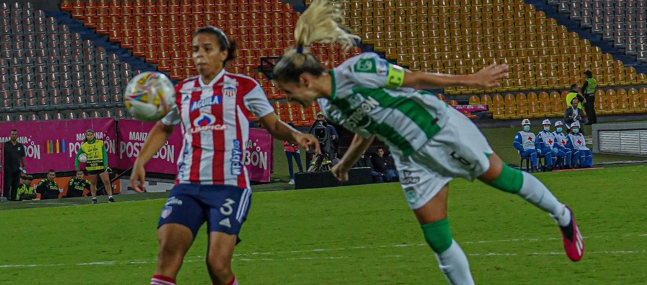 Con este cabezazo, Daniela Montoya le dio la victoria a Nacional. 
