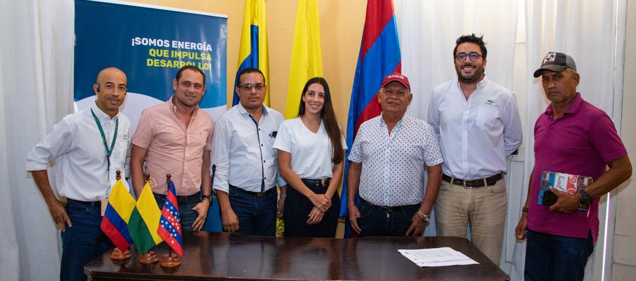 Participantes en la firma del convenio de cooperación. 