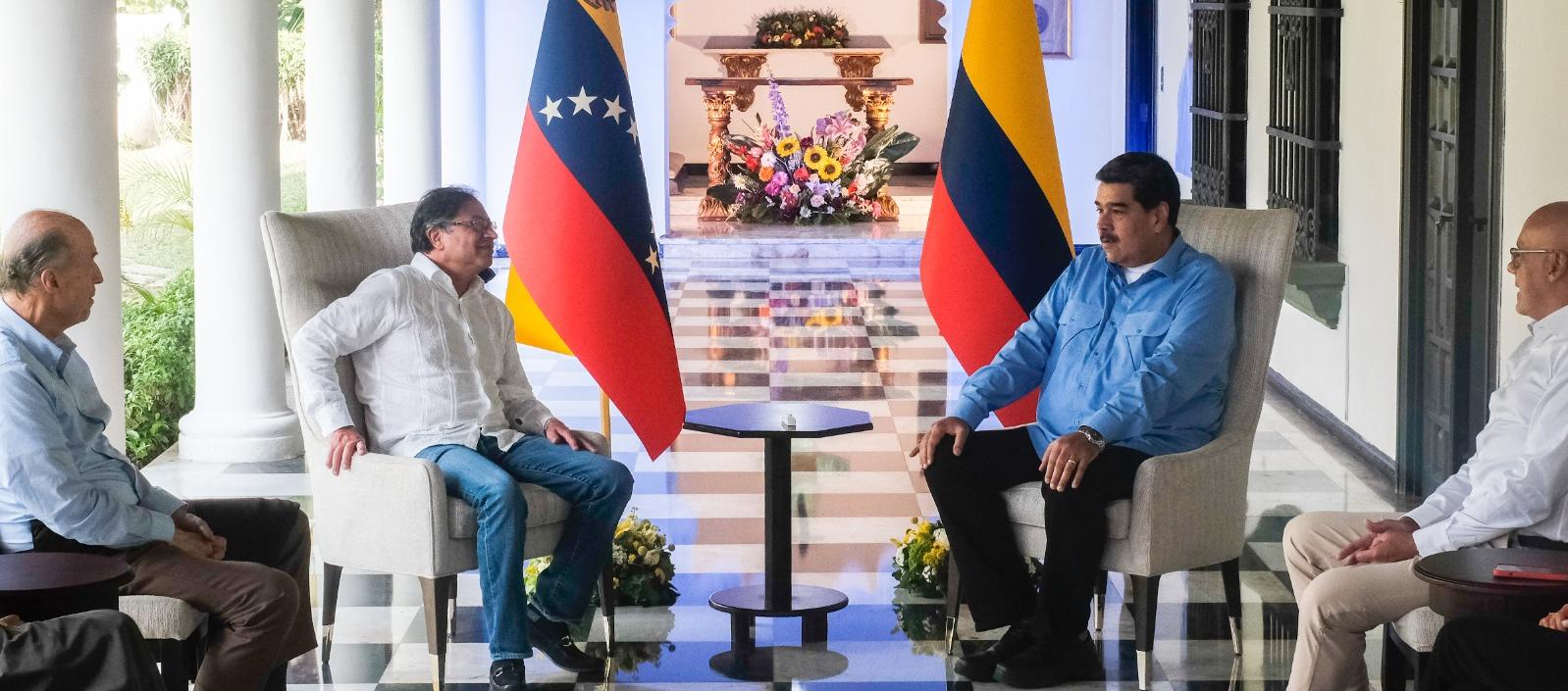 Encuentro entre Petro y Maduro en Caracas Venezuela.