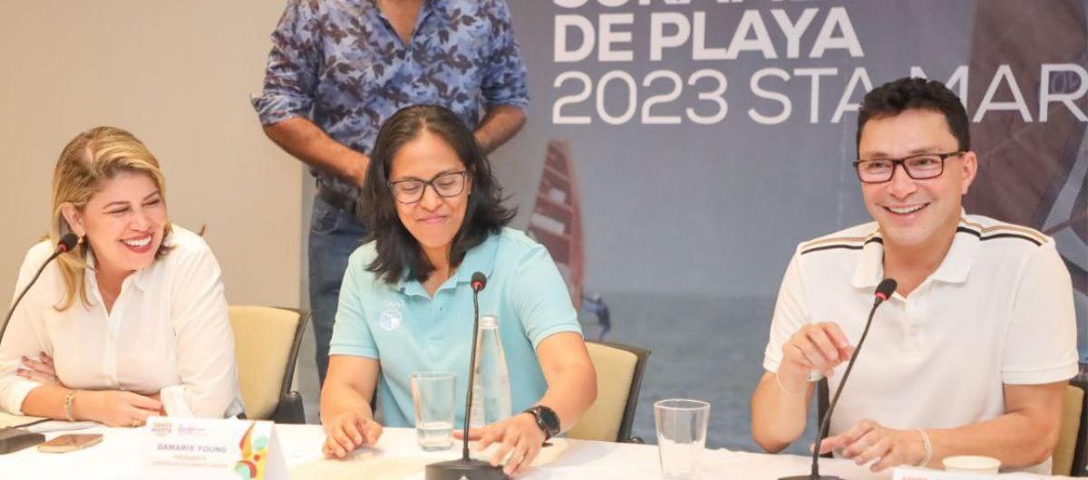 a alcaldesa Virna Johnson y el gobernador Carlos Caicedo