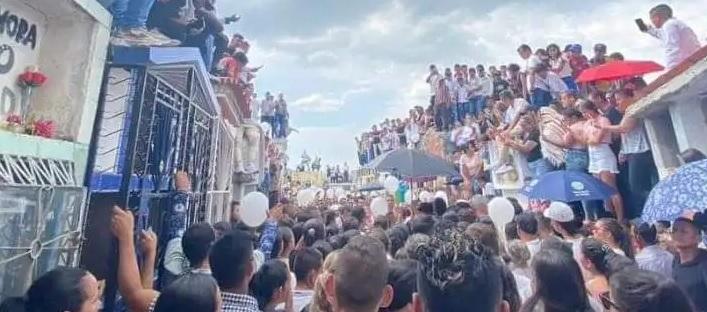 El sepeilio de Yeison Jácome en Pailitas fue masivo.