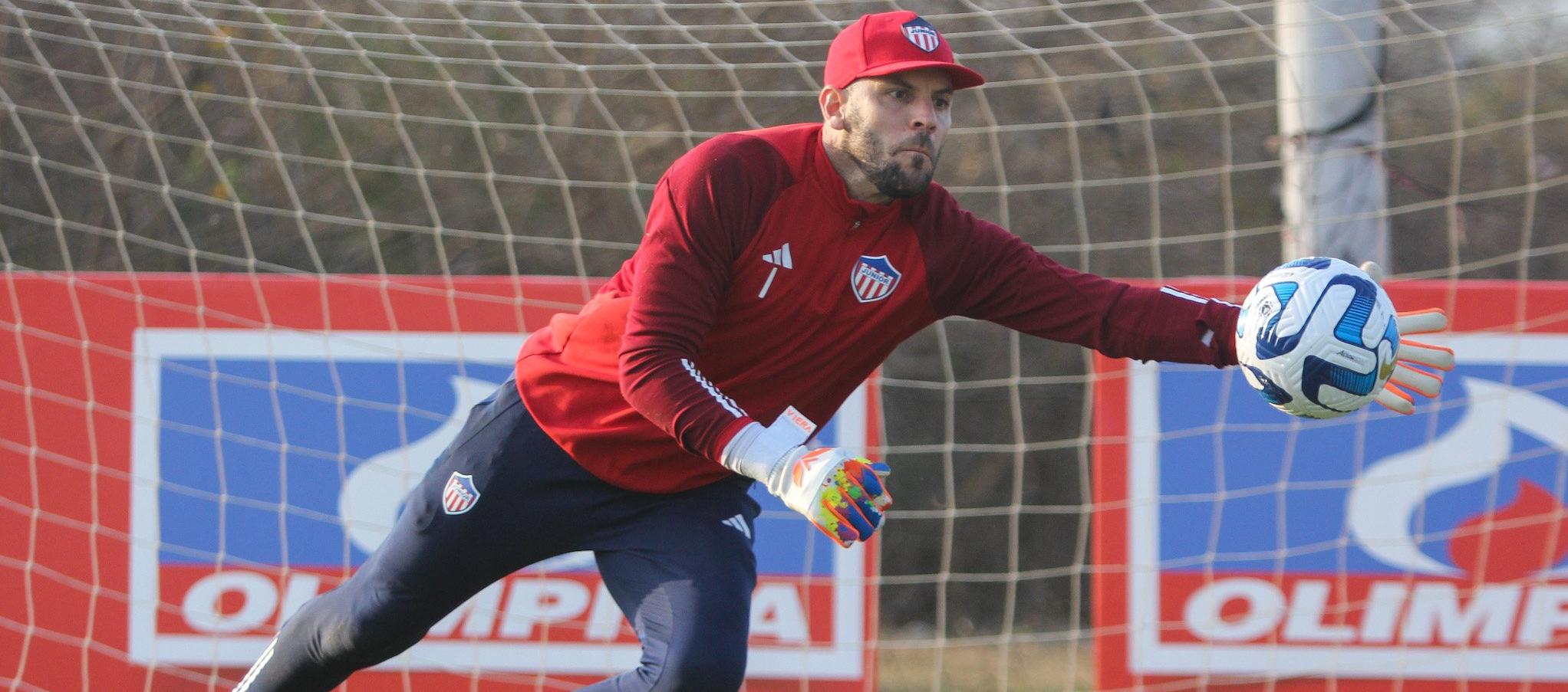Sebastián Viera, portero y capitán de campo del Junior. 