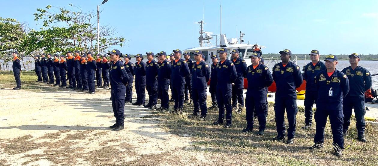 El personal que tiene a su cargo la vigilancia marítima.