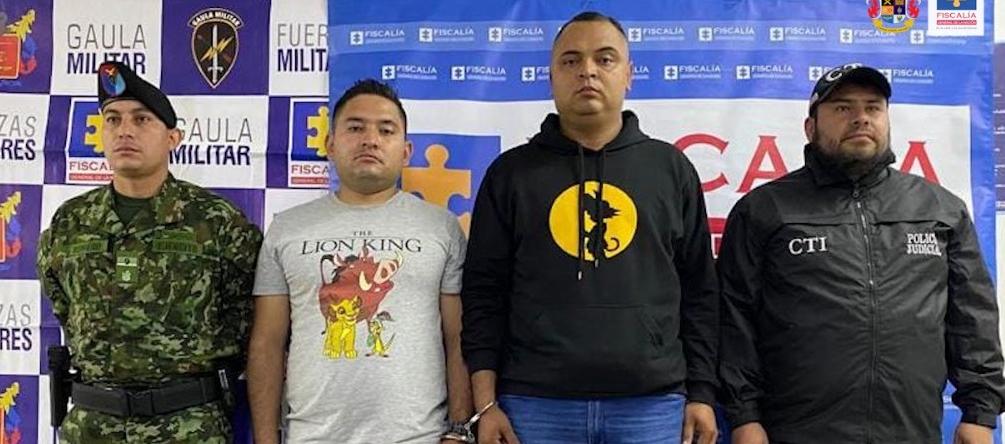 Cárcel para dos sargentos por sustraer armamento de almacenes militares