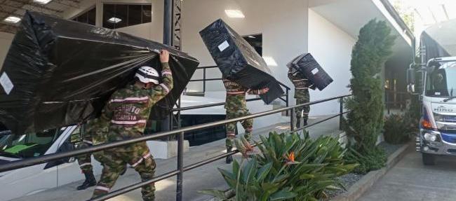 Evacuación de las familias que están ubicadas dentro del perímetro de los 15 kilómetros aledaños al volcán