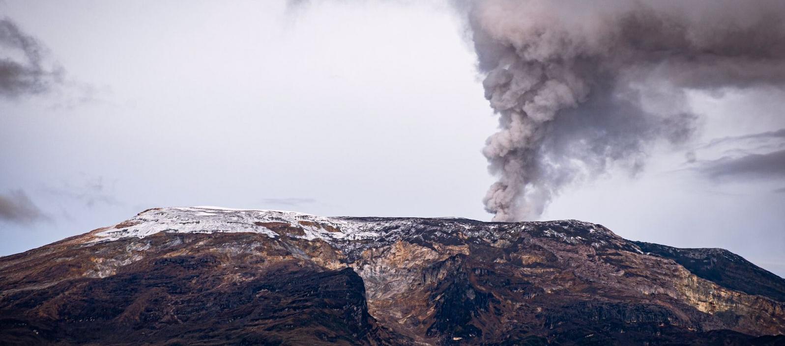 Imagen reciente del volcán Nevado del Ruiz.