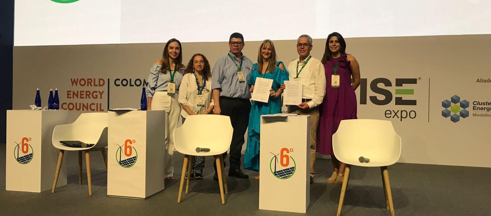 Acuerdo para "acelerar" proyectos de energía renovables