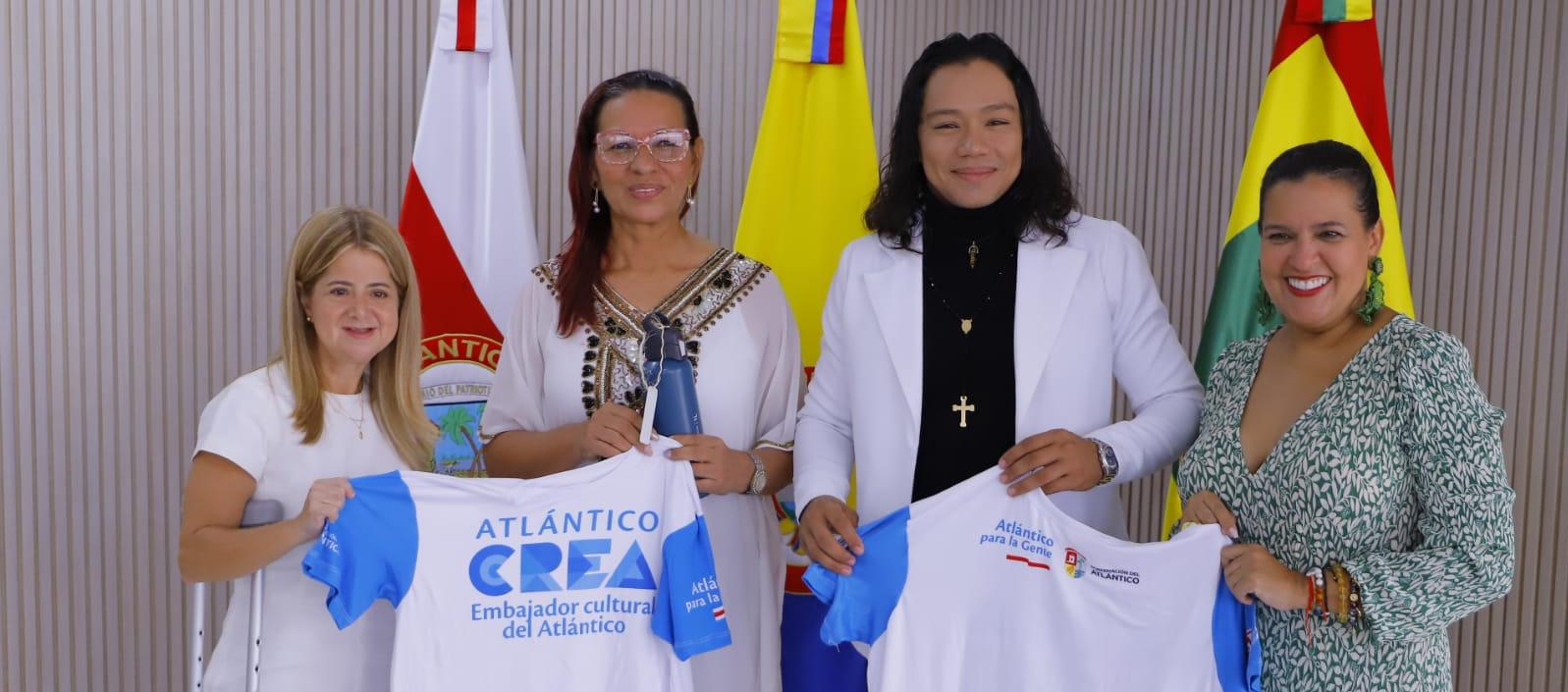 La Gobernadora Elsa Noguera junto a los gestores culturales Marta Ibáñez, Hernan Amador y la secretaria de Cultura Diana Acosta