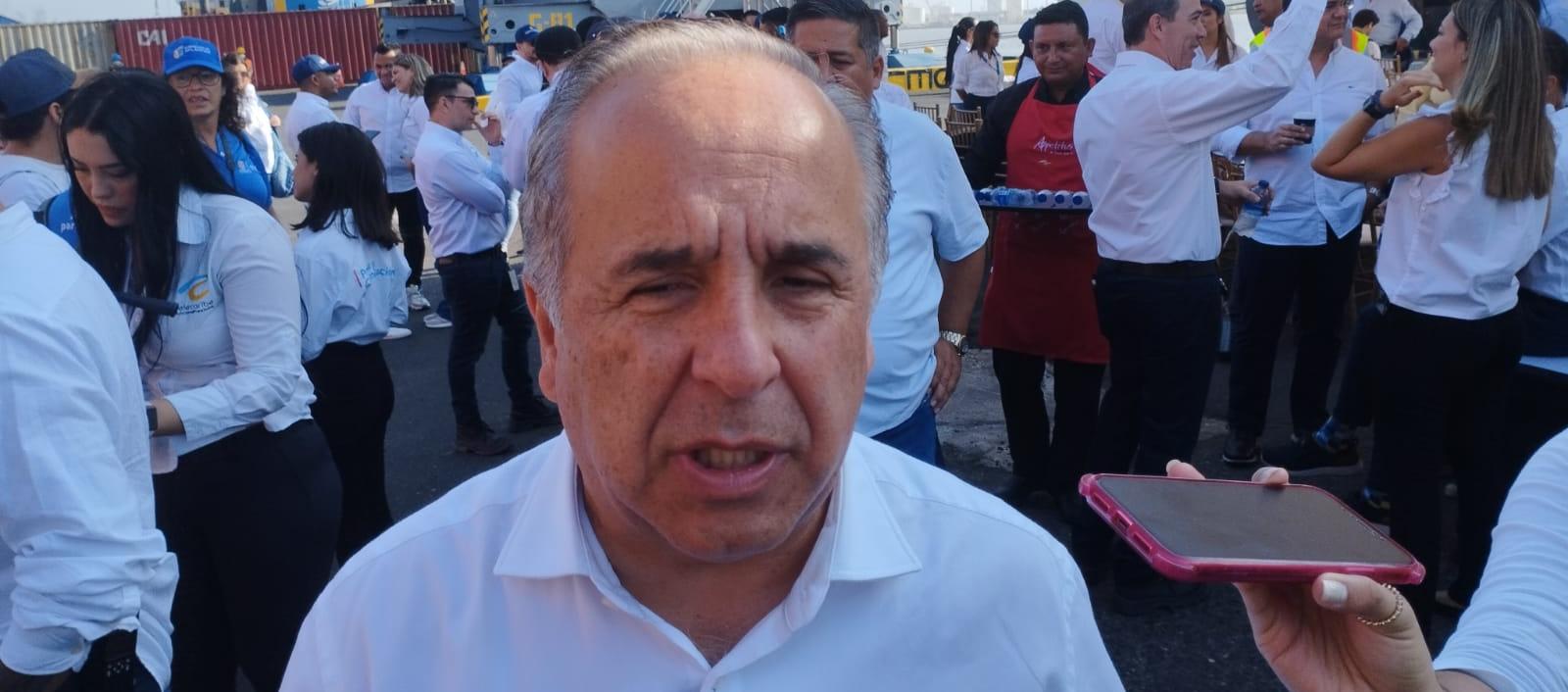 Ministro de Transporte, Guillermo Reyes