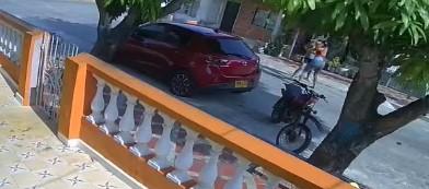 Dos mujeres agrediéndose en el barrio Carlos Meisel