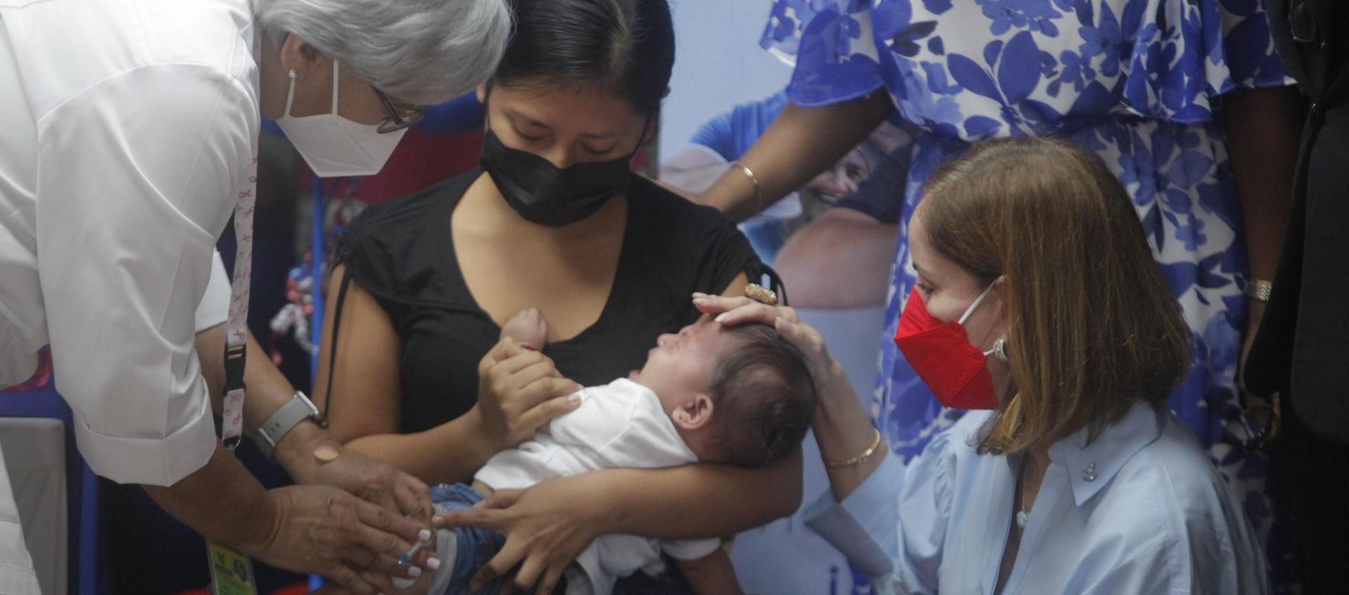 Vacunación de niños en el mundo.