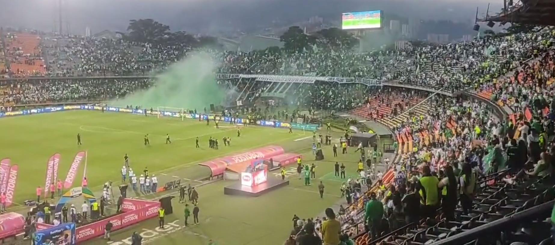 Los hechos violentos impidieron que se jugara el partido Nacional-América.