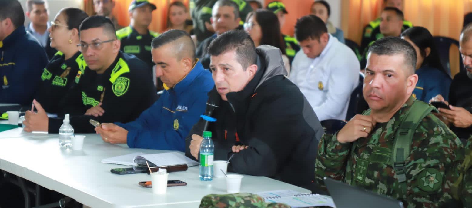 El Gobernador de Risaralda, Víctor Manuel Tamayo, en el Consejo Departamental del Riesgo