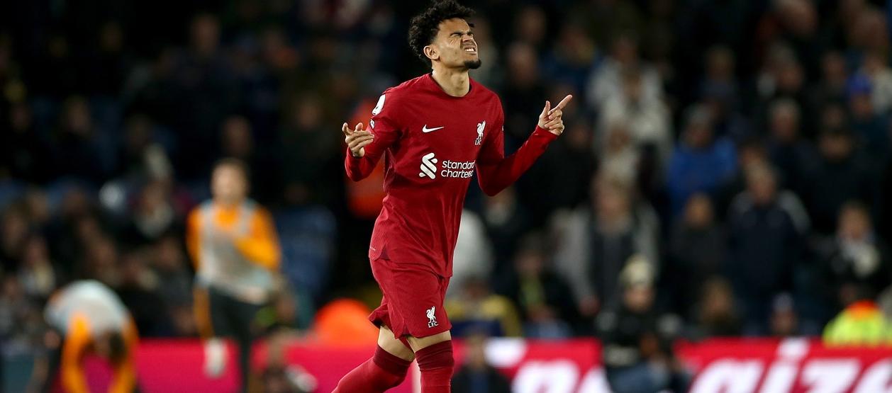 El ingreso de Luis Díaz a la cancha en reemplazo de Cody Gakpo. 