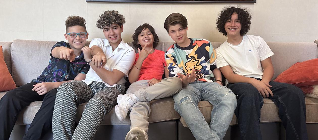 El nuevo grupo Menudo se prepara para su primera presentación en vivo en Miami.