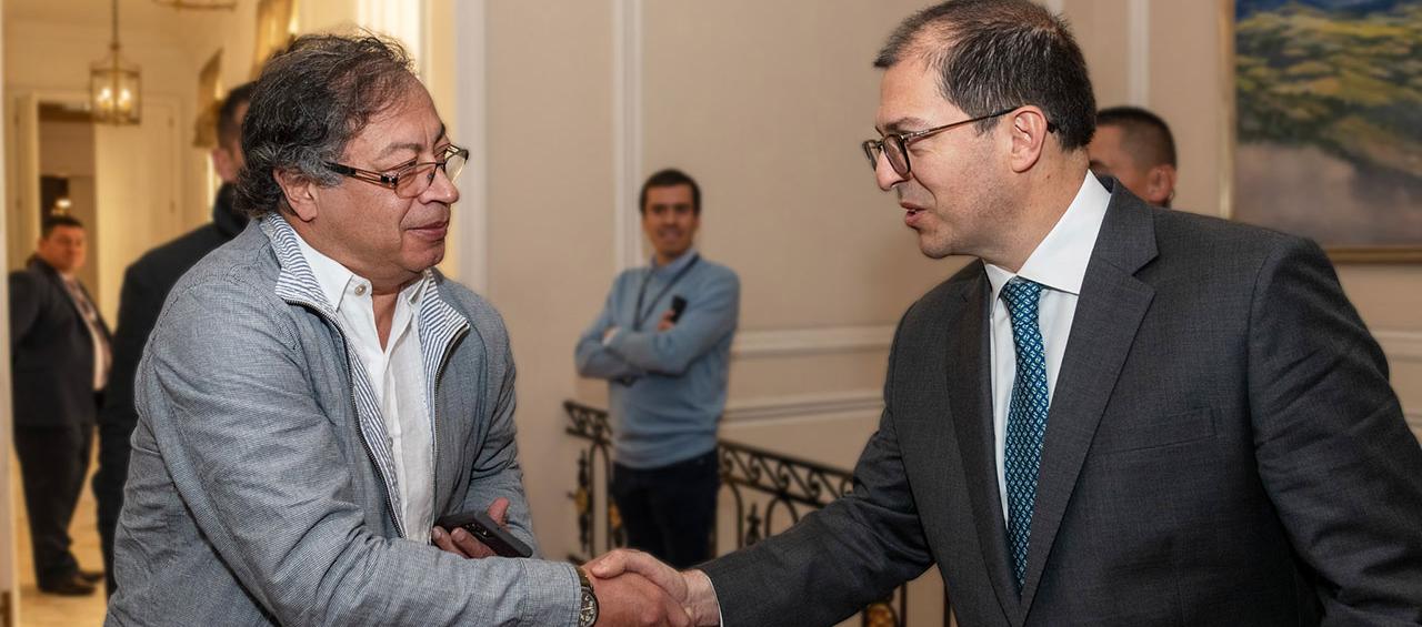 El Presidente Petro y el Fiscal General Francisco Barbosa en una foto de archiv