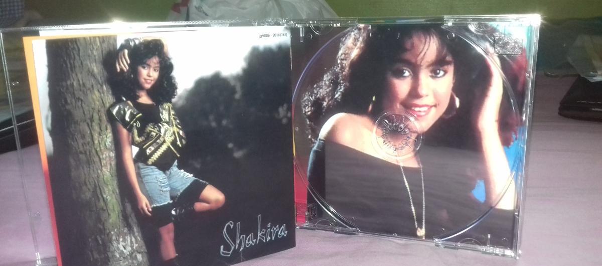 Carátula del primer álbum de Shakira, titulado 'Magia'.