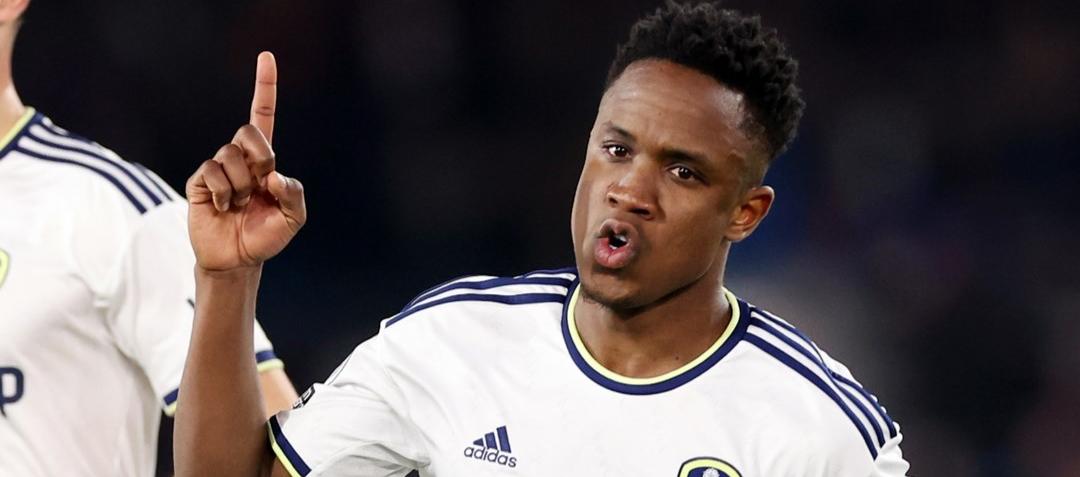 Luis Sinisterra, delantero colombiano del Leeds United.