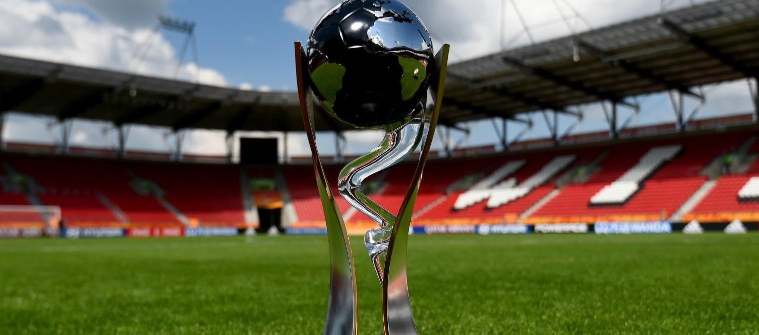 El trofeo del Mundial Sub-20 de fútbol.