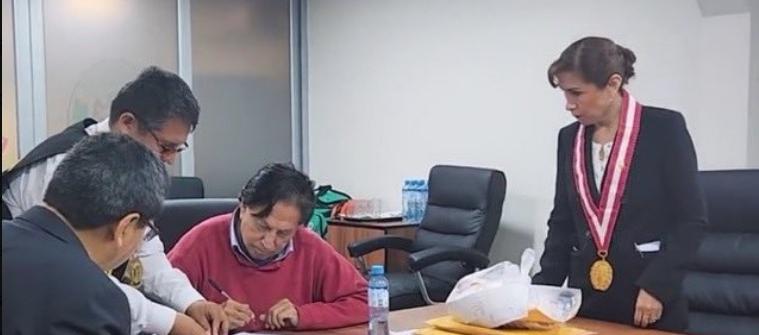 El expresidente Alejandro Toledo y la fiscal General de Perú, Patricia Benavides