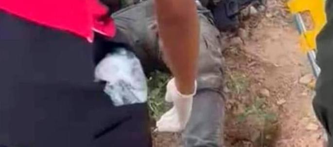 Uno de los policias heridos