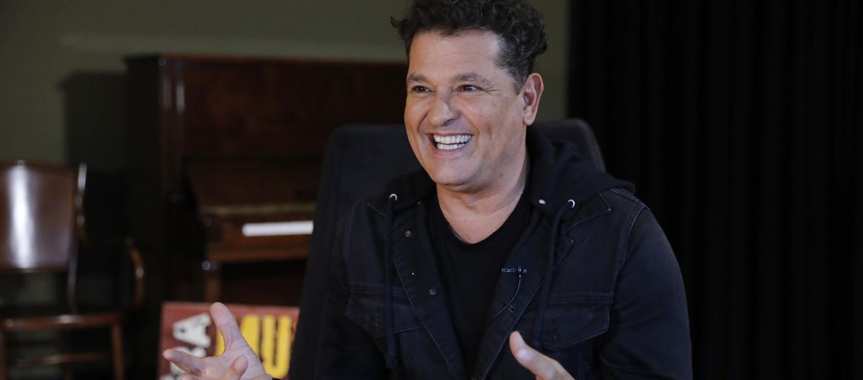 Carlos Vives rinde un nuevo homenaje a Rafael Escalona, a quien interpretó en una serie televisiva a comienzos de los 90.