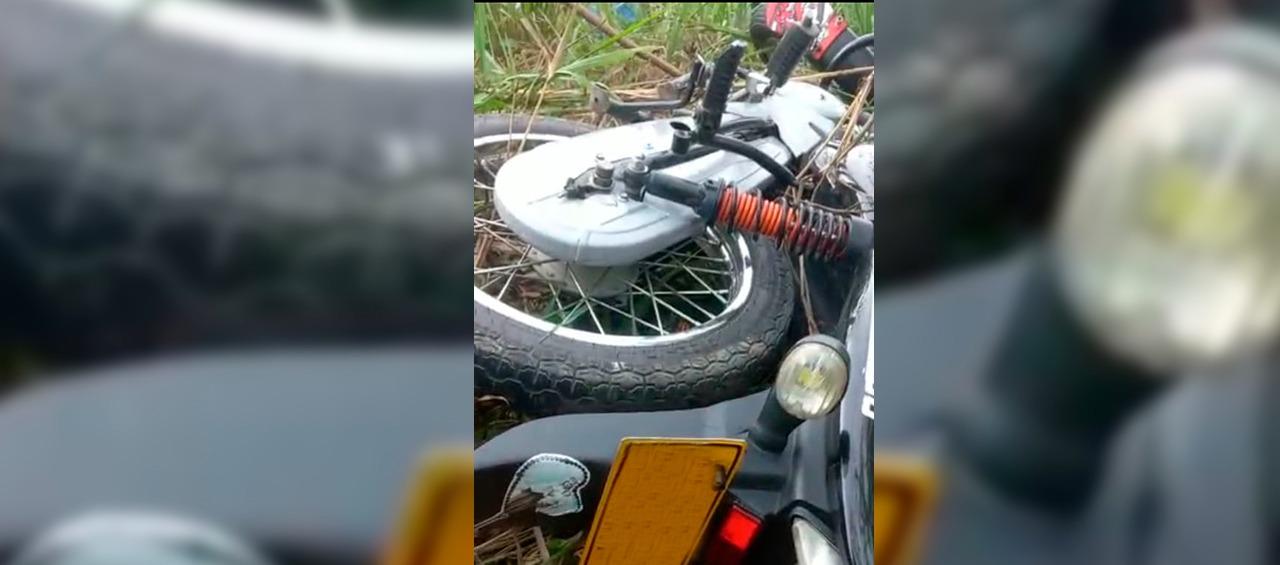 Motocicleta en la que se movilizaba el adolescente. 