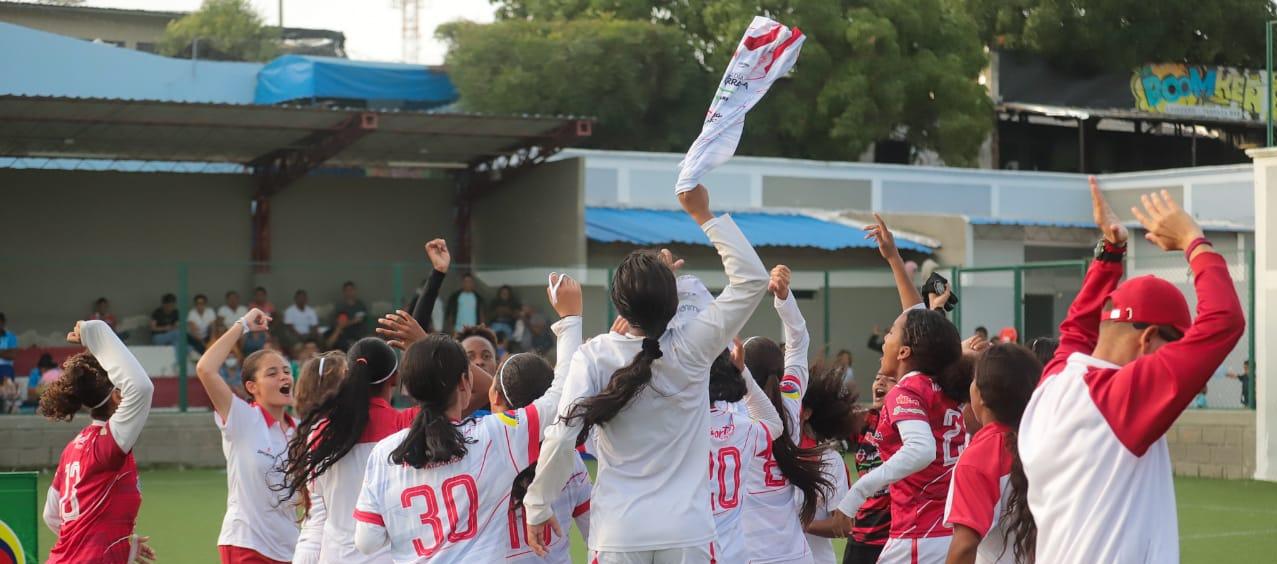 La celebración de las jugadoras de Atlántico.