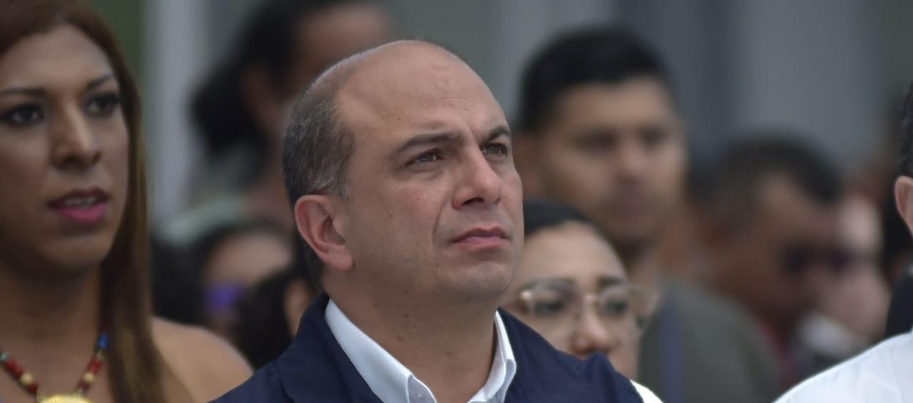 El Defensor del Pueblo, Carlos Camargo.