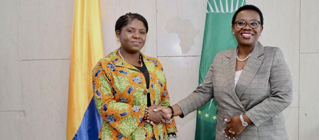 Vicepresidenta Francia Márquez con Addis Abeda, vicepresidenta de la Comisión de la UA.