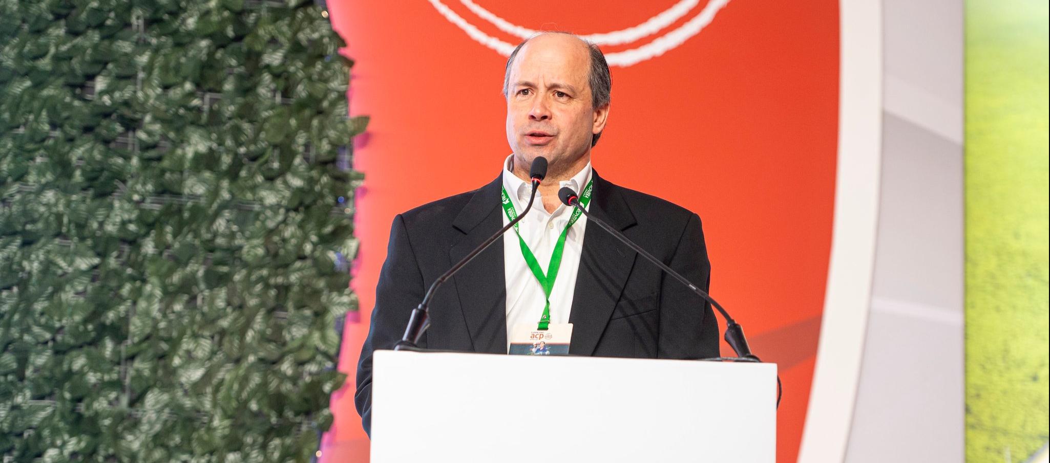 Francisco Lloreda en el Congreso de la ACP