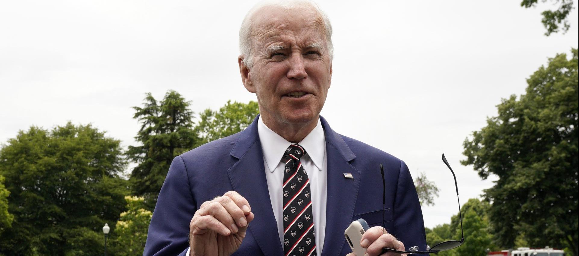 Joe Biden, habla con los medios a su regreso a la Casa Blanca, este 28 de mayo 