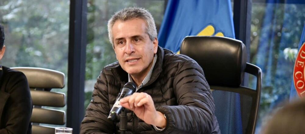 Luis Fernando Velasco, ministro del Interior.