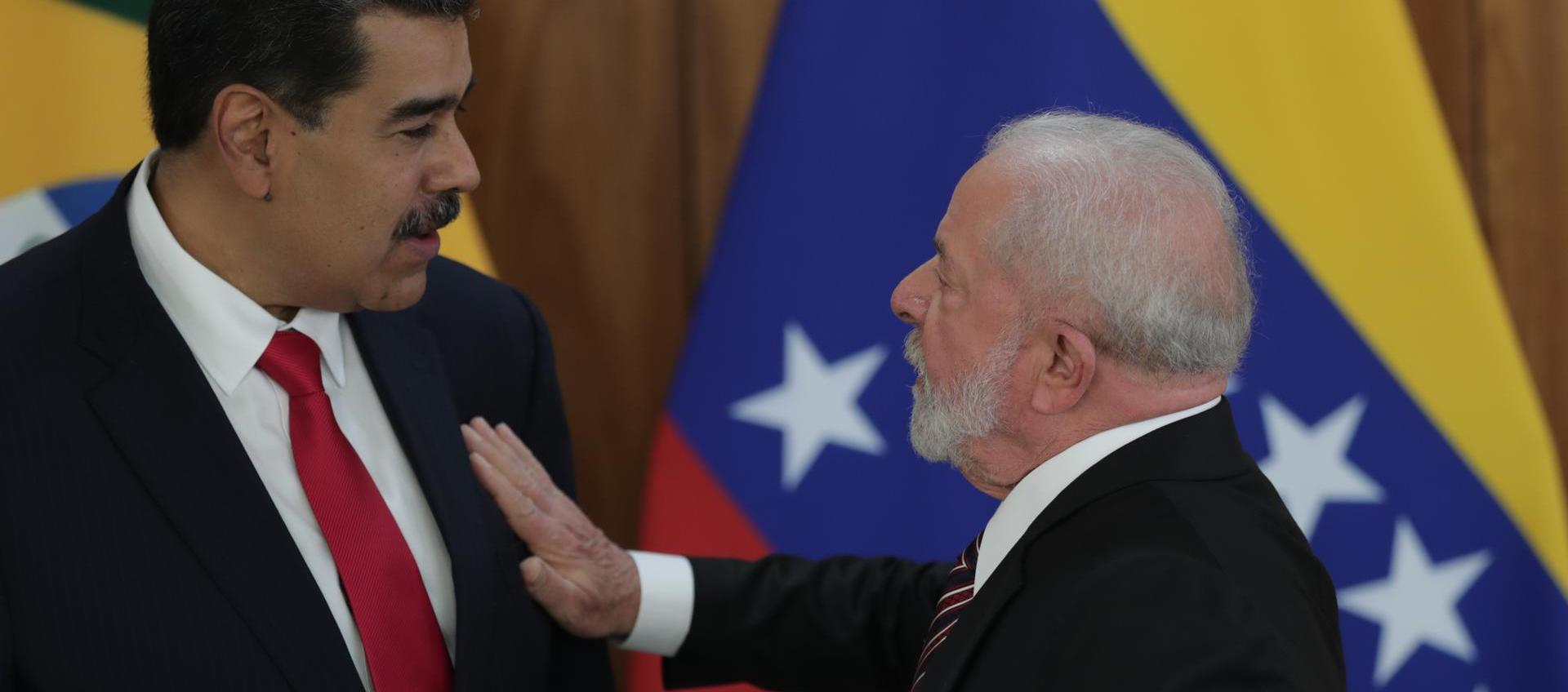 El presidente de Brasil, Luiz Inácio Lula da Silva, y su colega de Venezuela, Nicolás Maduro, ofrecieron una rueda de prensa