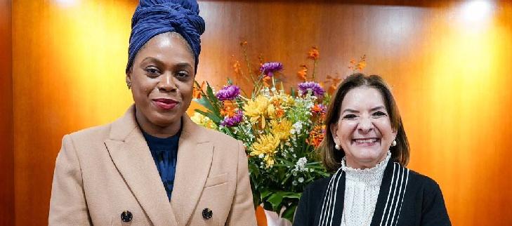 Ministra de Educación, Aurora Vergara Figueroa, y la Procuradora Margarita Cabello.