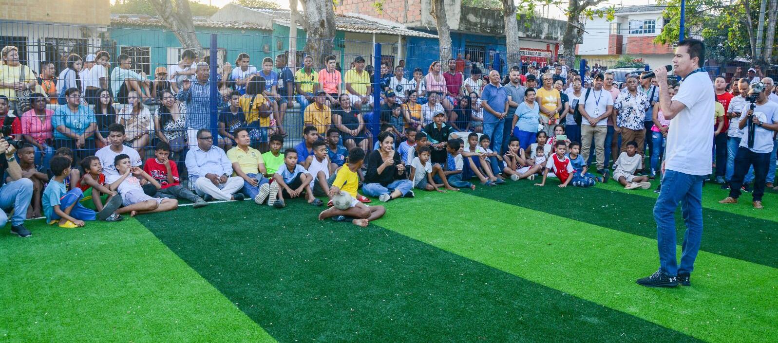 Alcalde de Soledad entregó el parque - cancha en La Central.
