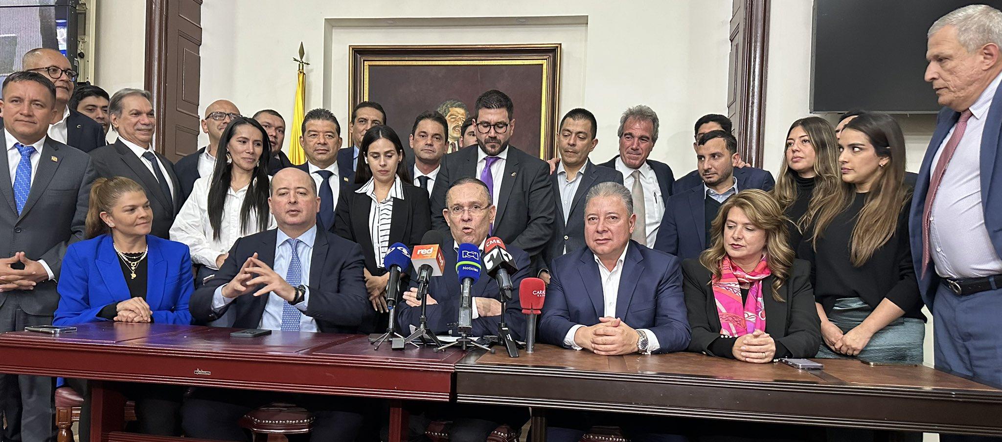 El Partido Conservador se  declaran oficialmente en independencia frente al Gobierno Nacional 