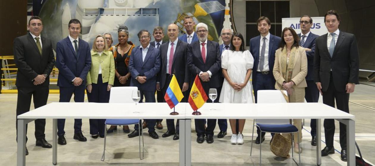 El Presidente Gustavo Petro en la sede de Airbus en España.