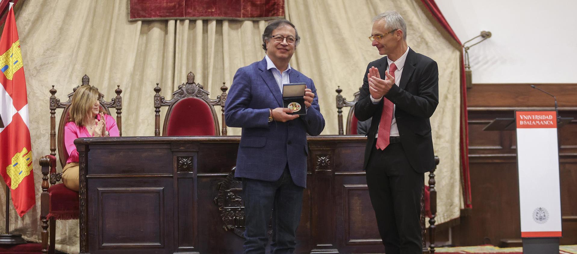 El presidente Gustavo Petro, dio un discurso al recibir la medalla de la Universidad de Salamanca.