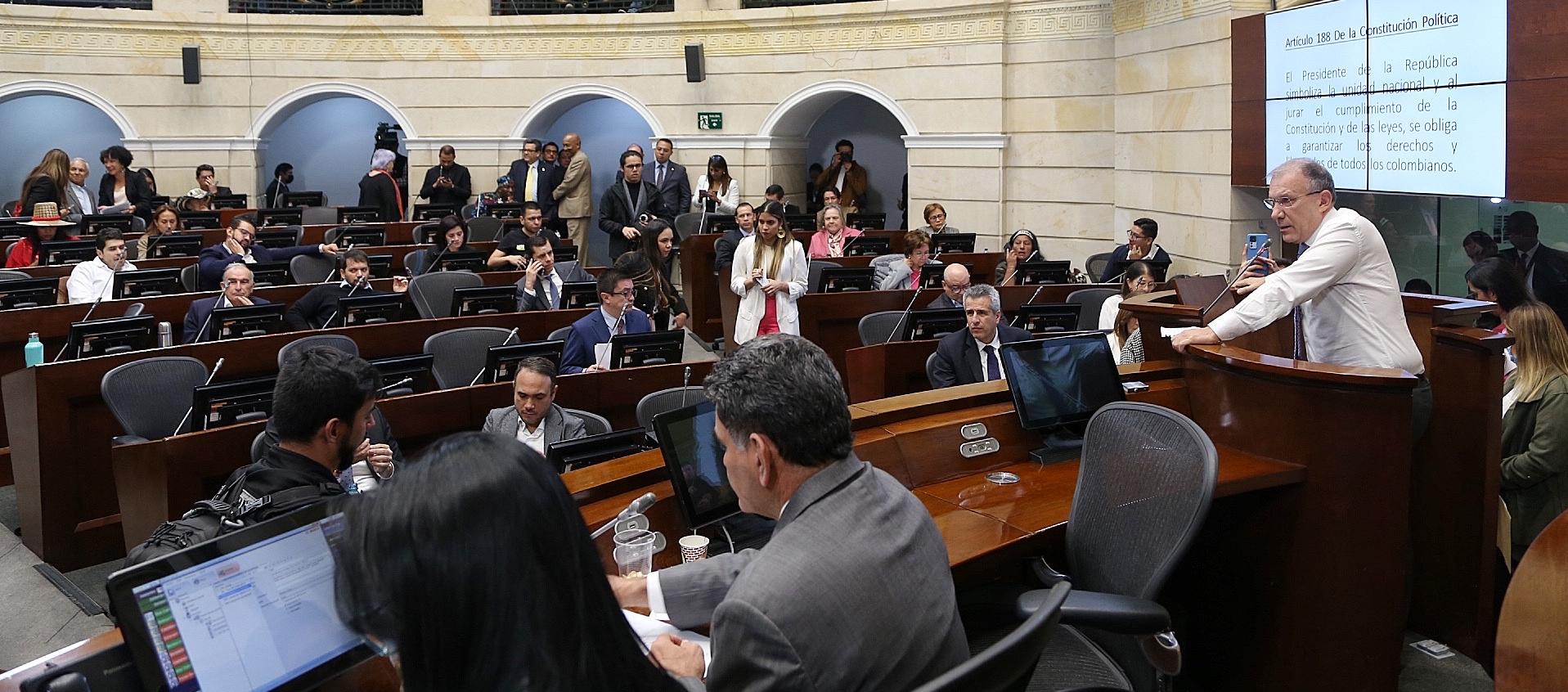 Imagen de sesión en el Senado.