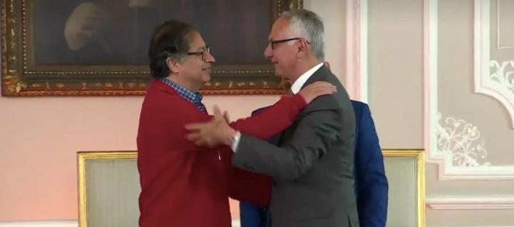 Presidente Gustavo Petro y el Ministro de Salud Gustavo Jaramillo