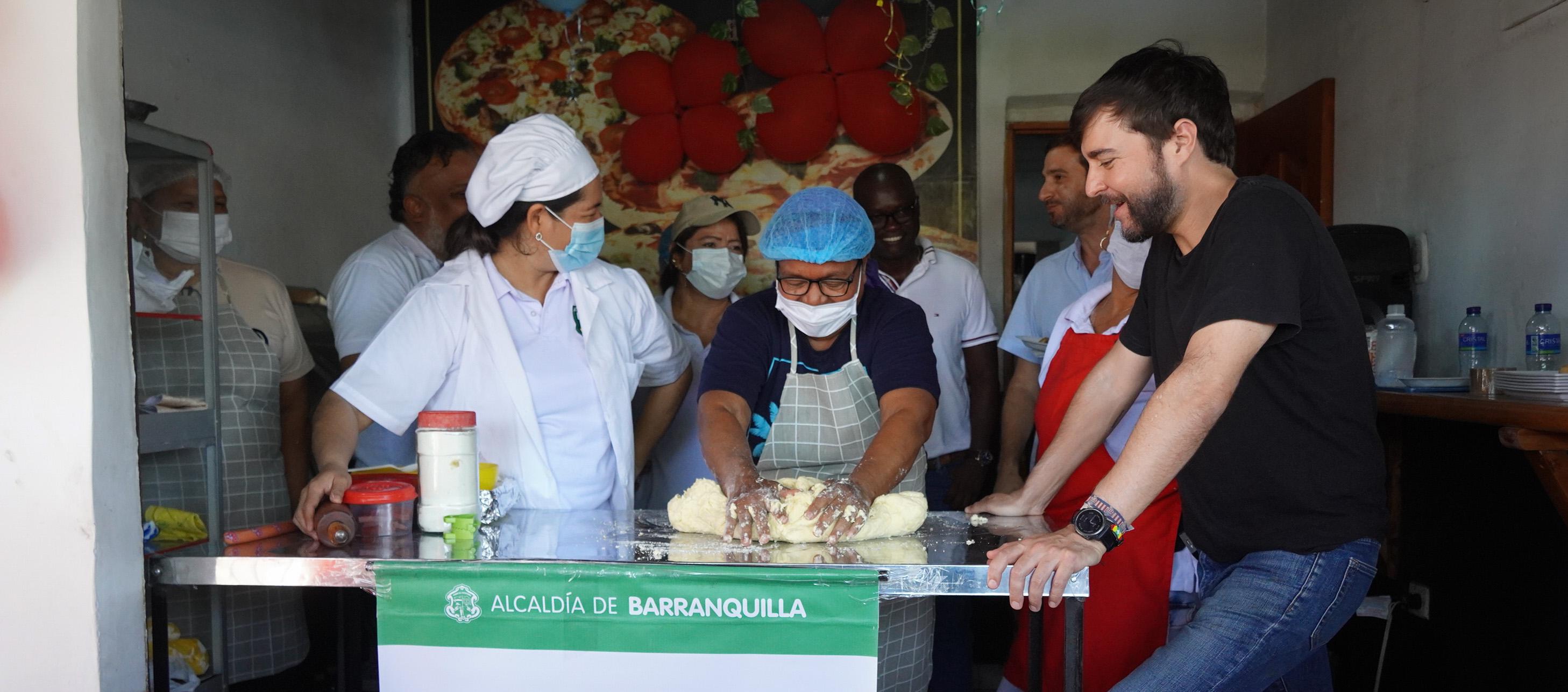El Alcalde Jaime Pumarejo visitó el emprendimiento ganador del proyecto Estímulos participativos