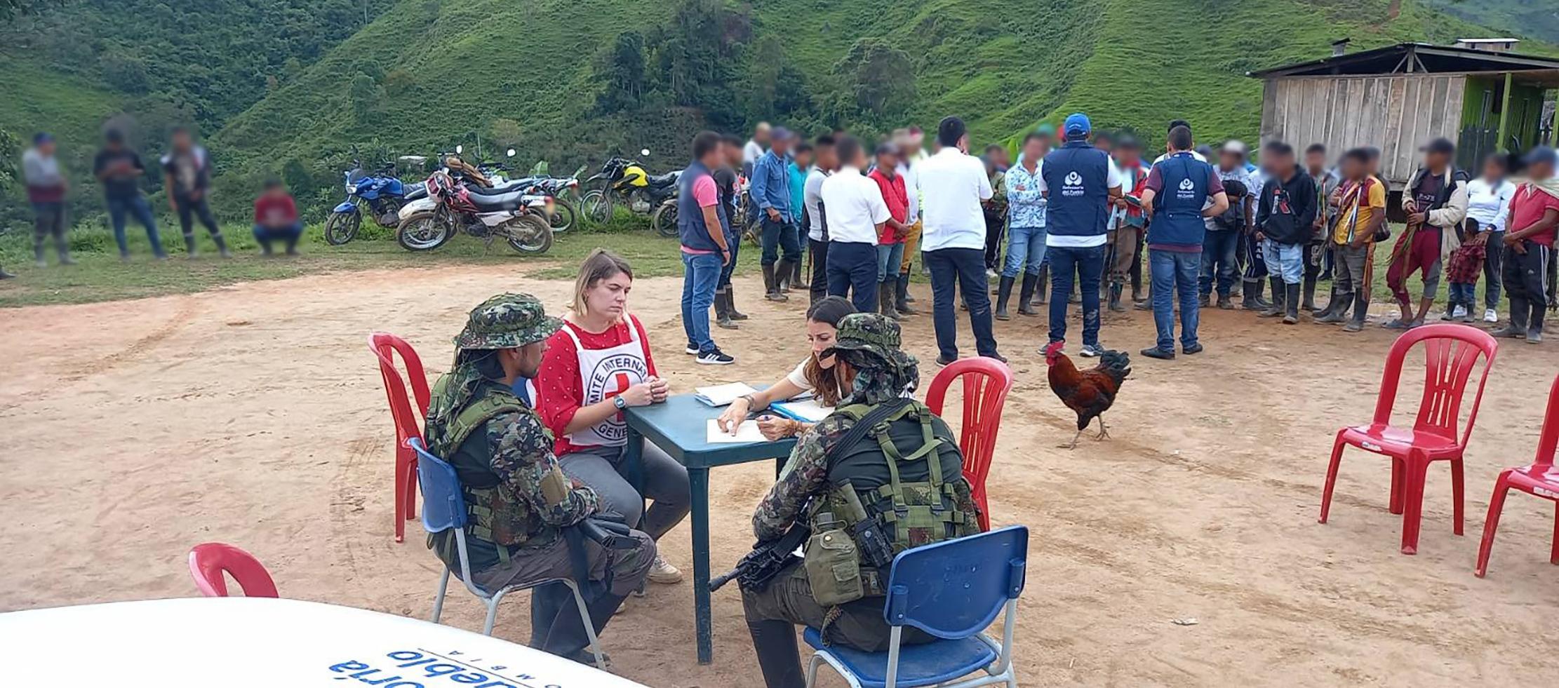 Imagen de la entrega de los secuestrados.