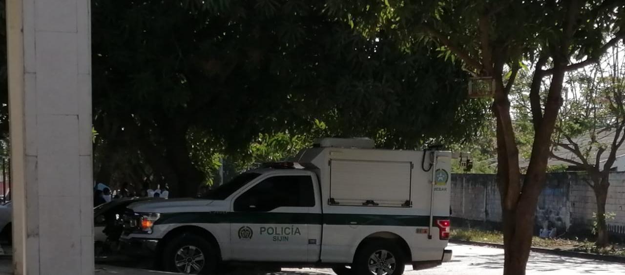 El cuerpo del hombre asesinado fue llevado a Medicina Legal. 