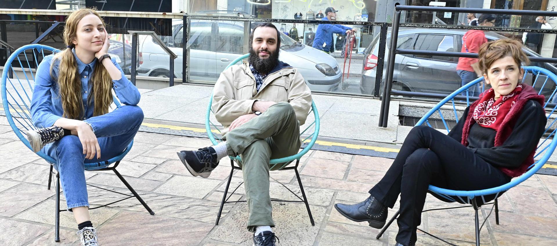 La actriz Tamara Leschner, el director Matías Szulanski y la actriz María Villar, de la película "Último Recurso".