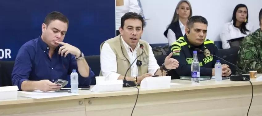 El Registrador Nacional, haciendo el anuncio con autoridades en Valledupar.