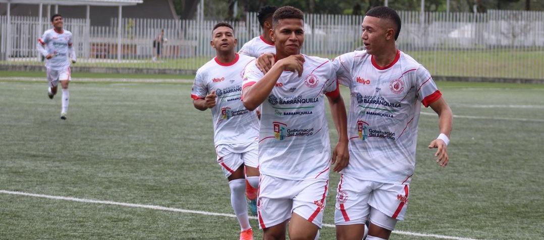 Jugadores de Atlántico celebran uno de los goles ante Caldas. 