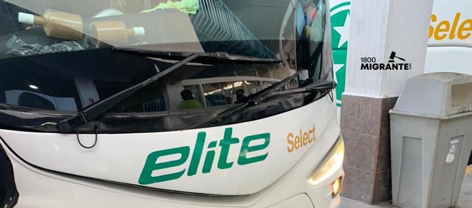 Este es el bus en el que se transportaban varios migrantes, entre ellos los diez colombianos secuestrados.